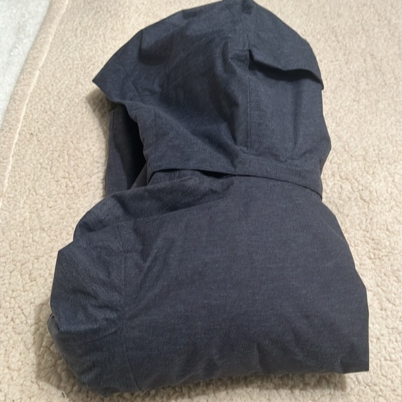 Women’s North Face Ski/Snowboard coat - Picture 15 of 15